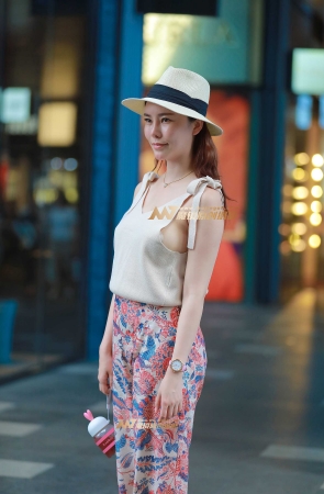 韵味十足的性感少妇