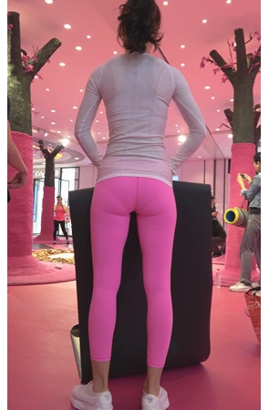 练瑜伽的粉色紧身裤小姐姐 《一》