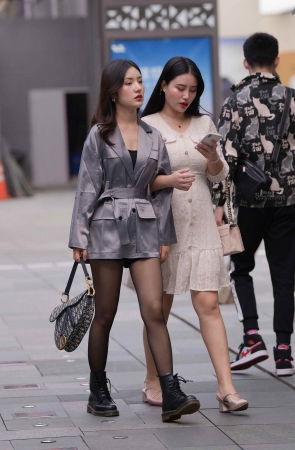 20923-5+47街拍女孩