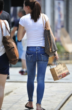 2017-07-12紧身牛仔少妇