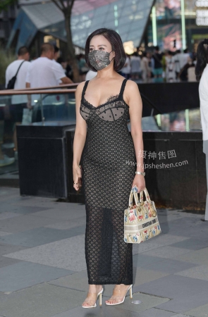 女人味-婀娜多姿的少妇–230717-3-72 15P