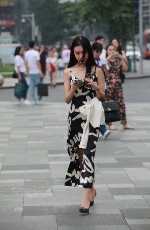 端庄气质的搭配 让人看到不一样的美