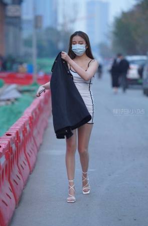 牛男街拍●好养眼的白裙美眉 【套图+视频】