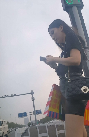 长腿皮裙肉丝袜美女