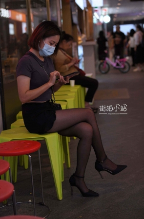 另一个版本的黑丝美女