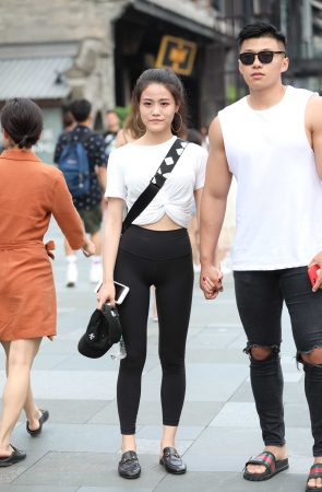 黑色紧身健身裤