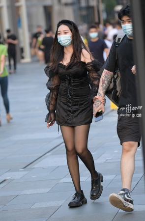 22820-10+48黑丝女友 13P