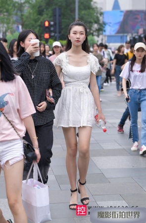 白皙美腿小姐姐3A3323[110M]