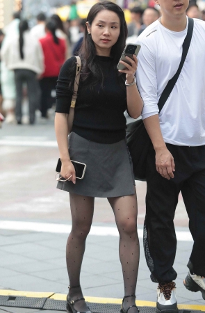 黑丝街拍少妇