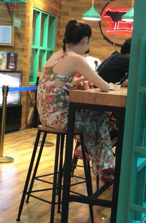 极品性感花色长连衣裙街拍女神美女