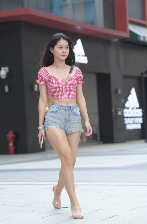 [红石专区] 牛仔热裤女孩 【图片➕视频】