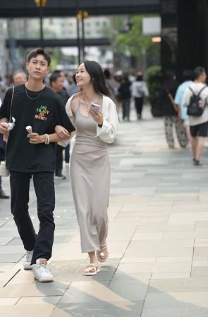 柔软温柔又爱笑的女人231224-8-34