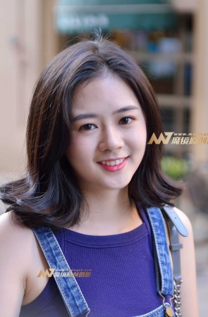 清纯的邻家小妹