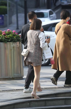 肉丝细街拍高跟shaofu