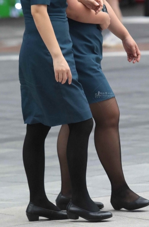街拍黑丝OL