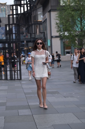 甜美的美腿小姐姐