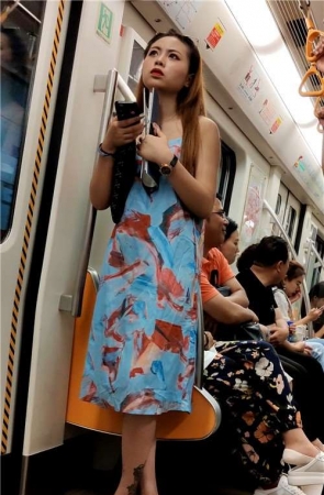 地铁上的长裙美女 [1.15 GB/mp4]