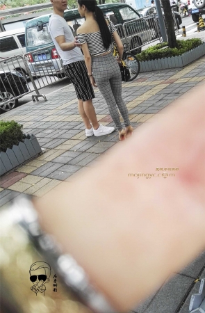 浑圆的美臀更显身材的魔鬼