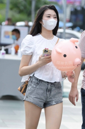 2284-27+85热裤，玉腿女生 15P