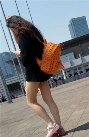 4k超清，街拍超清纯小清新玉腿美眉