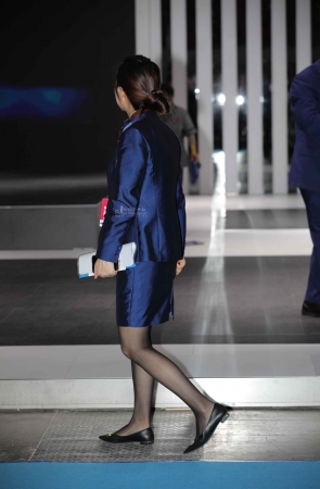 【街拍心灵】街拍黑丝蓝色制服销shou