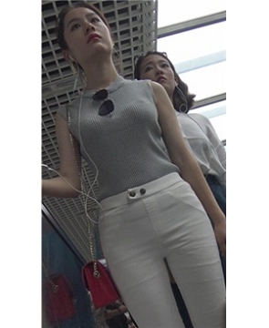 4k-跟着长腿紧身白裤美眉去乘地铁（下）[4.17 GB]