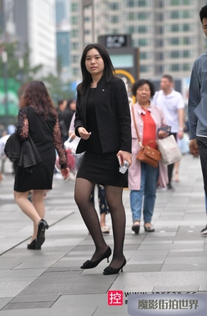 典型的职工制服黑丝小姐姐3A3946[199M]