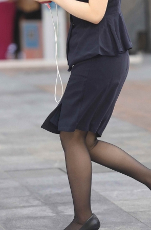 【珏一笑而过】诱惑街拍黑丝OL