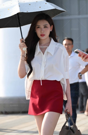 2565-23=79√肤白貌美的LinLin，洗澡水清甜的 12P