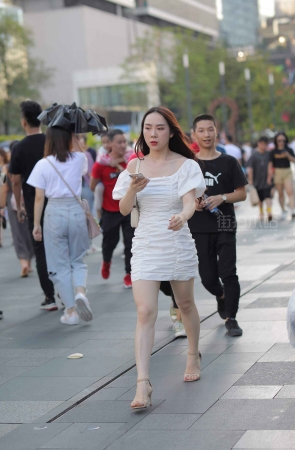 肤白貌美高跟靓女