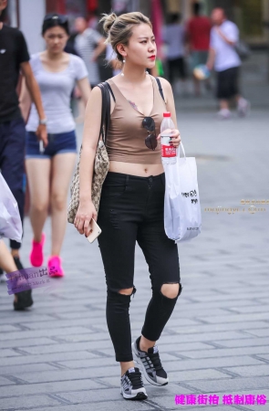 李欢原创——–牛仔，丰腴（10P）