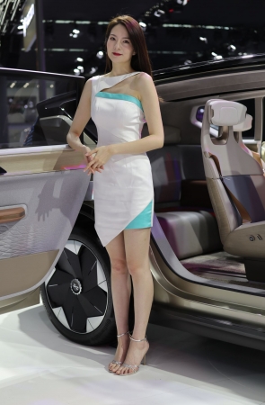 爱弛展台凉高模特