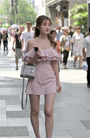 长得好乖的小姐姐穿高跟鞋很可爱呀3A010[35P-760M]