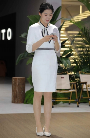 【街拍心灵】车展礼仪肉丝街拍高跟美腿