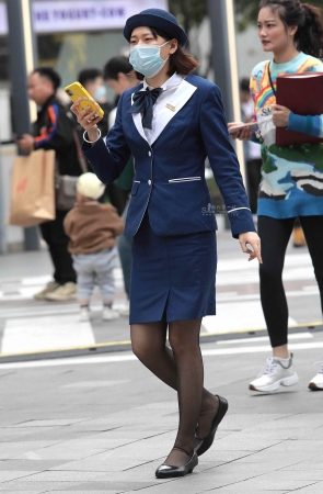 街拍黑丝职业装