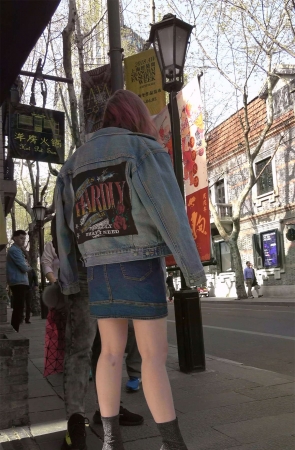 美丽大方的牛仔小外套短裙女神姐姐