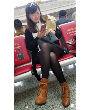 4k视频，微笑甜美的漂亮黑丝袜美女姐姐