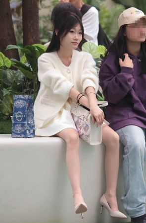 街拍肉丝高跟妹子