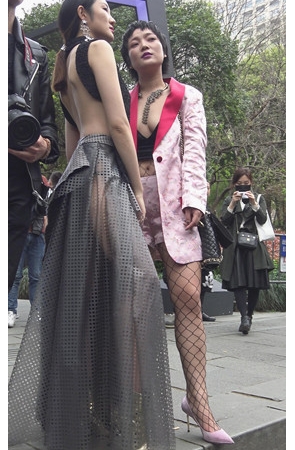 漂亮的裸背美女