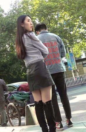 长筒靴皮裙气质街拍魅力身材极品女神姐姐