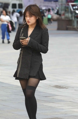 诱惑街拍黑丝shaofu