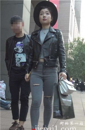 4k-紧身灰牛皮衣美女拉着男友逛街 [5.05 GB]