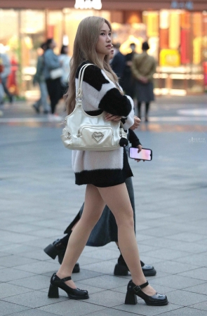 肉丝街拍少妇-13P