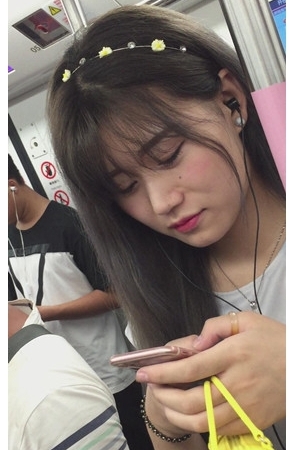 漂亮街拍高跟MM[350M/MP4]