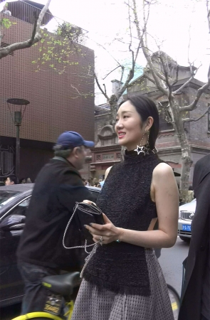 露背连衣裙性感美女靓模摆拍