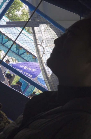 游乐场里面的黑丝脚辣妈