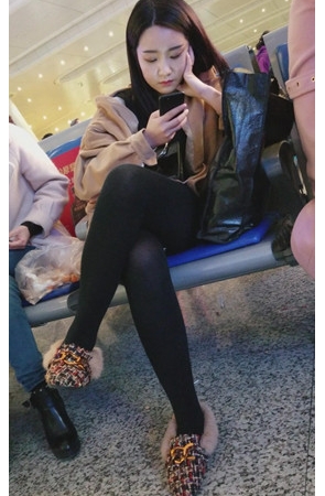 漂亮的美腿小妹