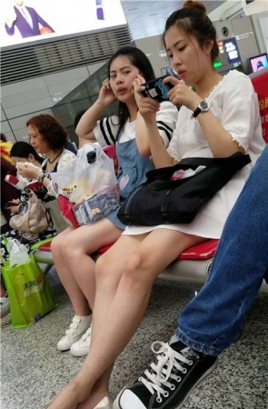 4k-白色连衣裙性感大长腿天生丽质街拍美女