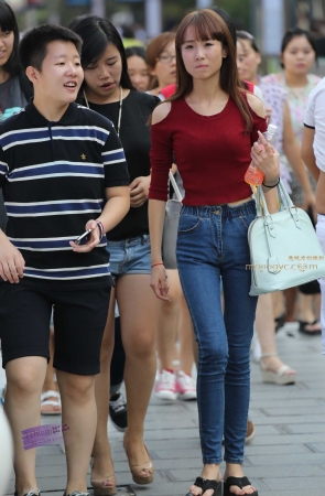 2016-05-04苗条身材丰满翘臀少妇15张