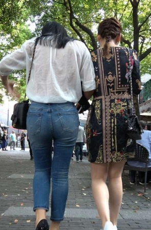 4k-超性感白衬衫紧身牛仔裤街拍女神姐姐 [1.58 GB]